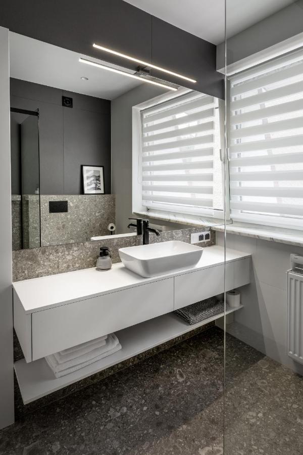 Apartamenty Rodzinne Zdrojowe กูโดวาสโดรยจ์ ภายนอก รูปภาพ