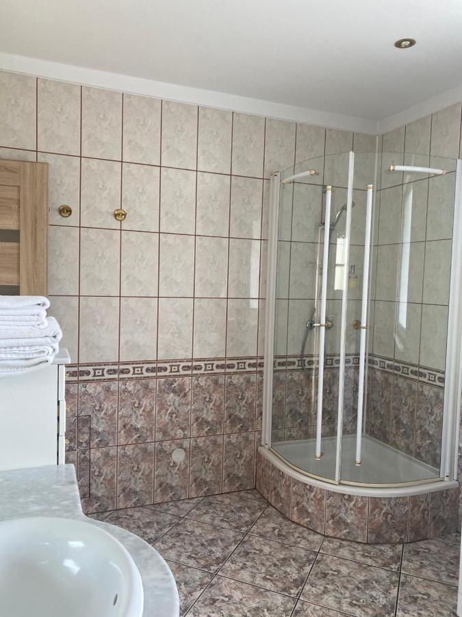 Apartamenty Rodzinne Zdrojowe กูโดวาสโดรยจ์ ภายนอก รูปภาพ